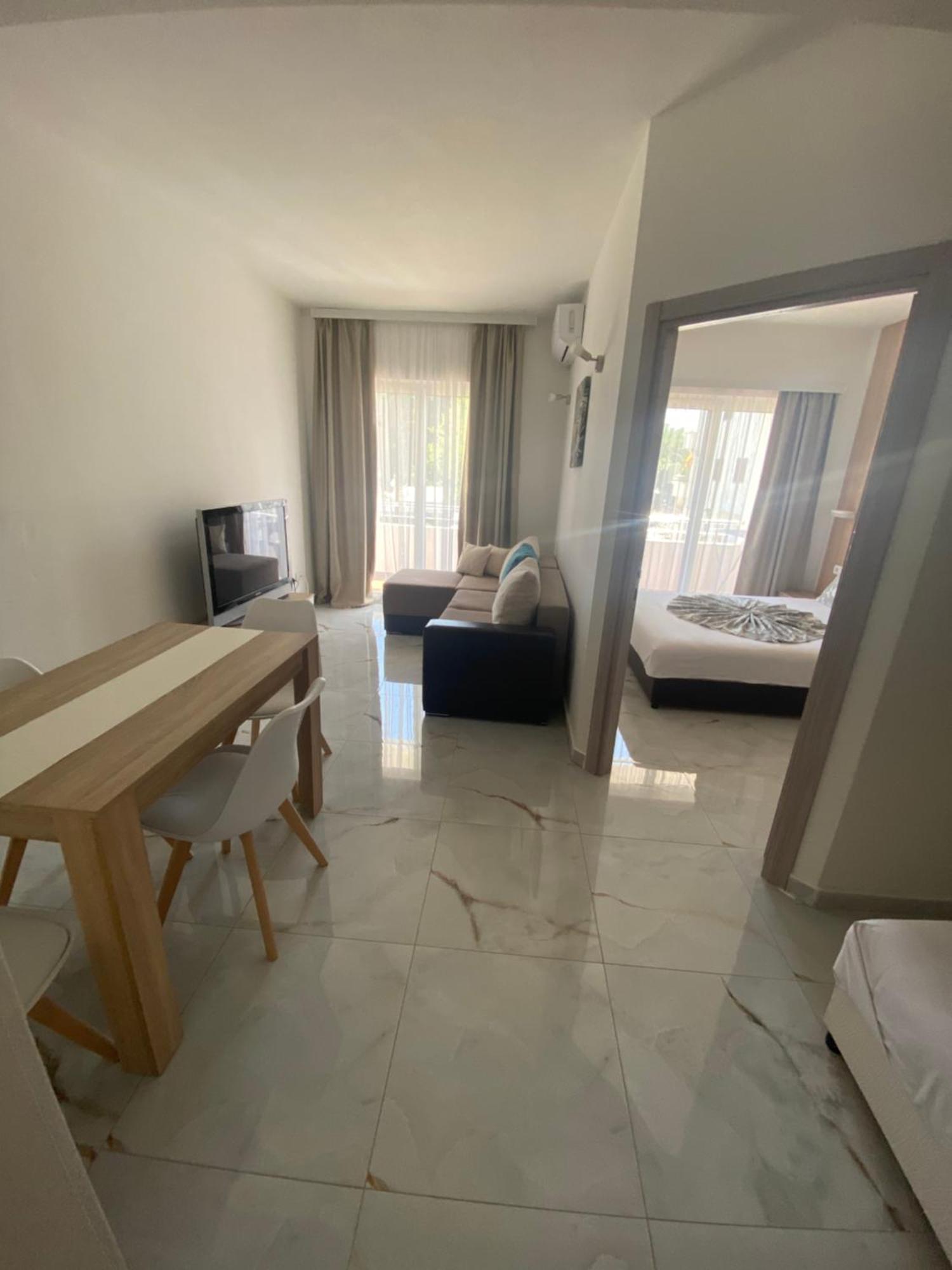 Apartments Vila Sara M Ulcinj Exterior foto